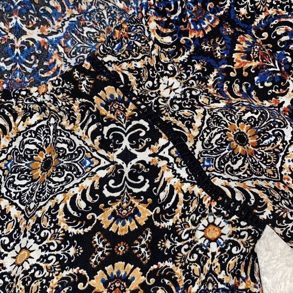 Sun & Shadow Blouse - Picture 3 of 9